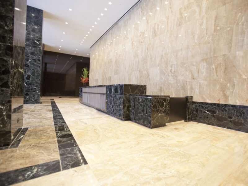 Paramount Plaza